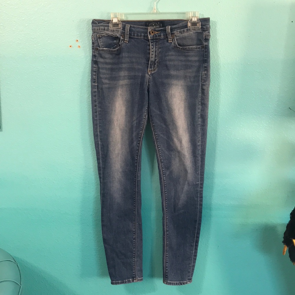 Lucky brand jeans size 28 or 6